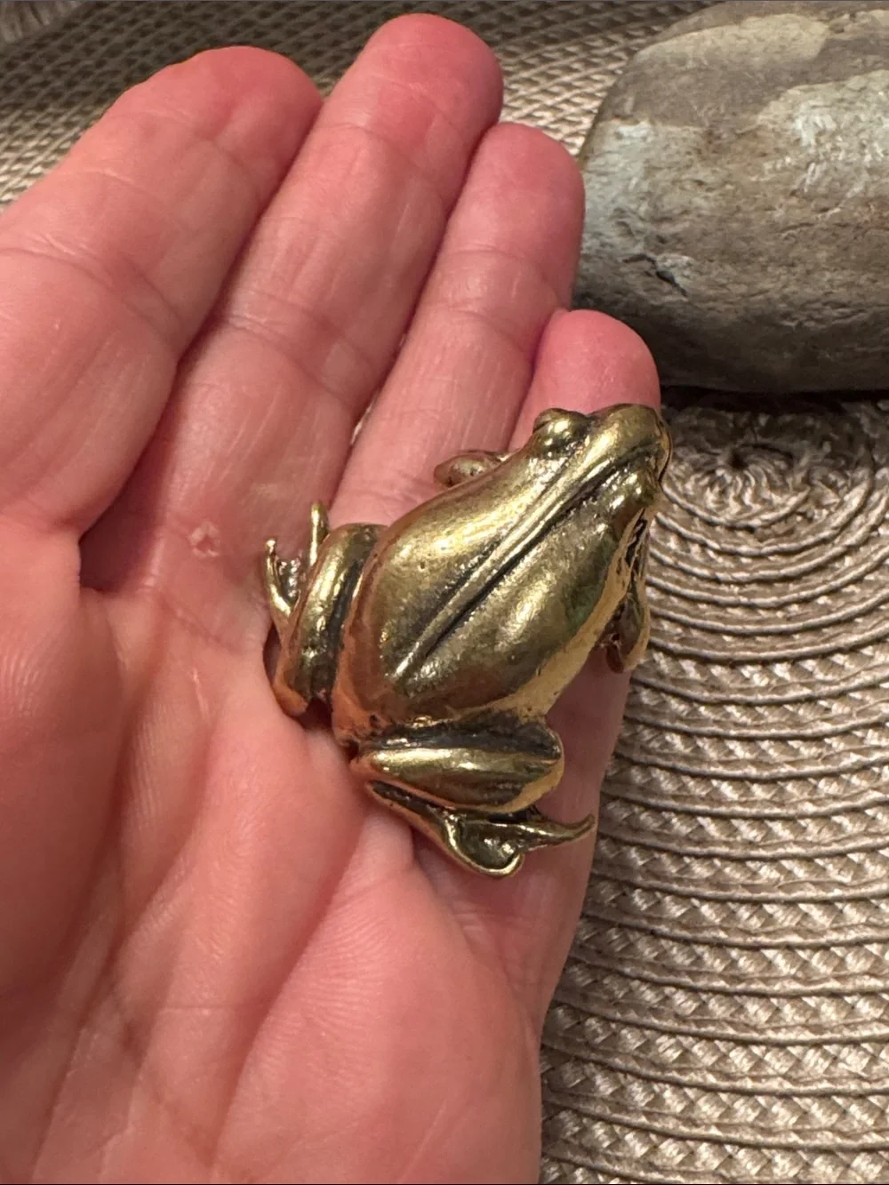 Brass Frog Décor Accent